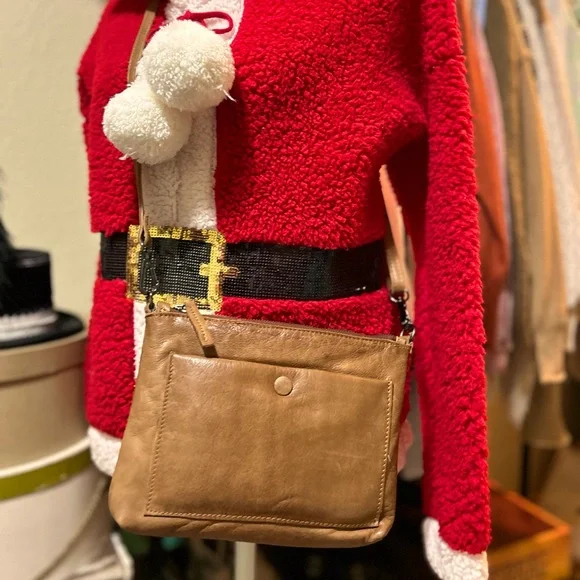 Crossbody - Picture 3 of 4